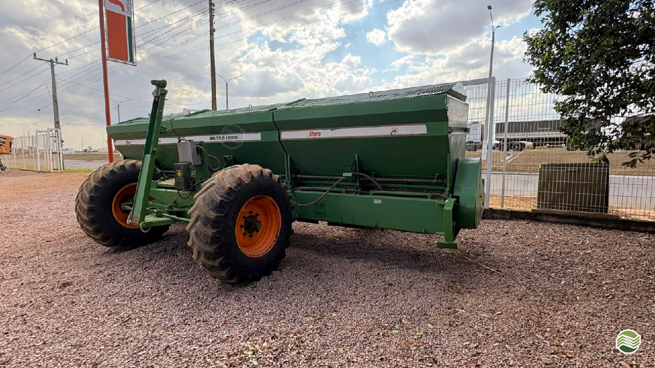 IMPLEMENTOS AGRICOLAS DISTRIBUIDOR CALCÁRIO 12000 Kg Pró Campo Concessionária Stara - Rondonópolis RONDONOPOLIS MATO GROSSO MT
